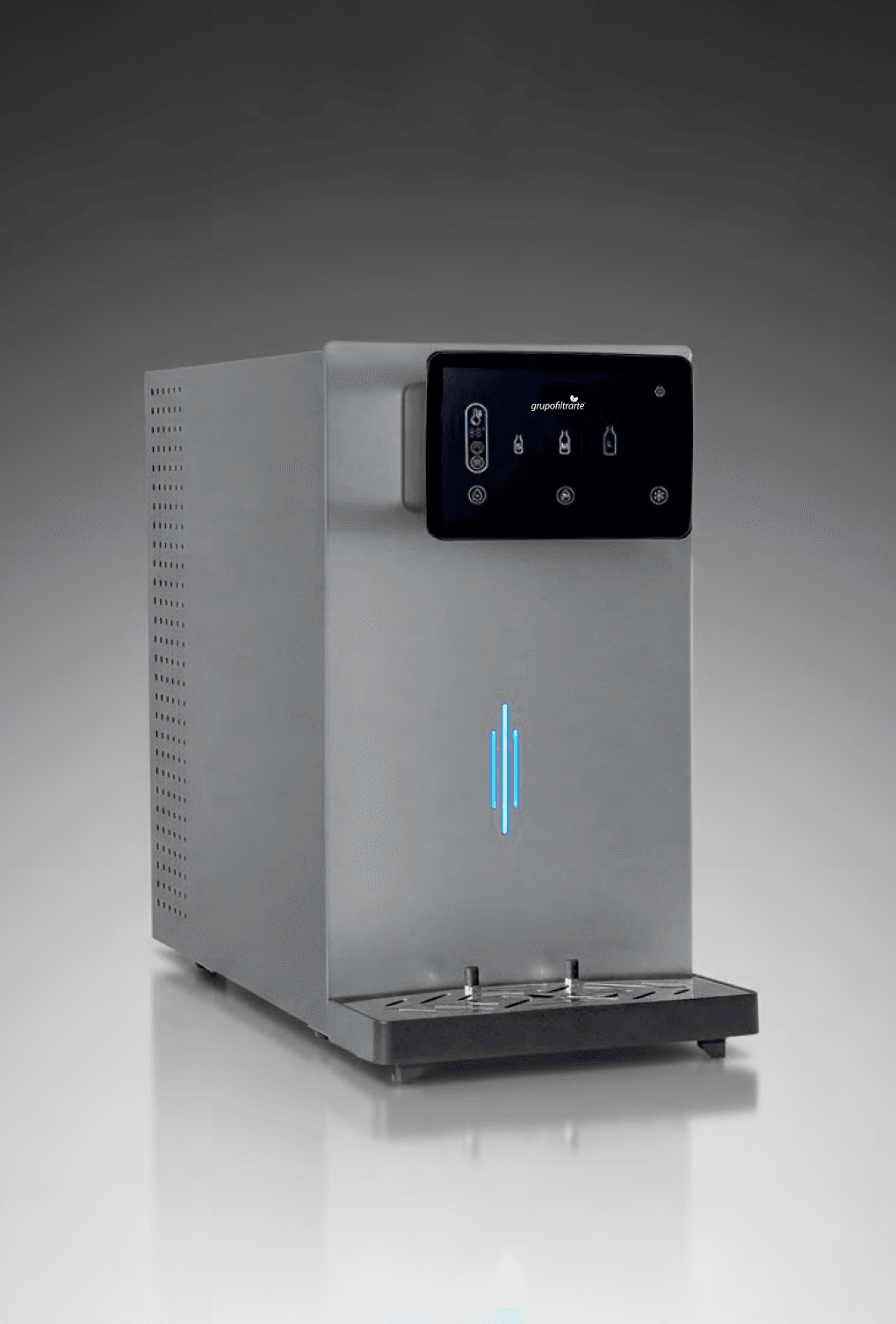 Dispensador de água profissional Silver-80 em aço inoxidável com painel digital e luz LED frontal, isolado sobre fundo cinzento neutro.